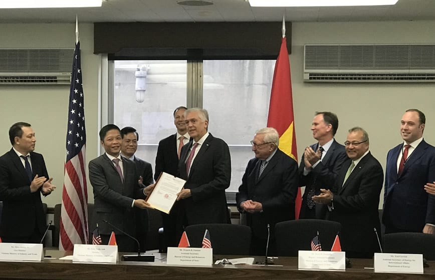 AES Commits to Build 2.2-GW CCGT Plant in Vietnam