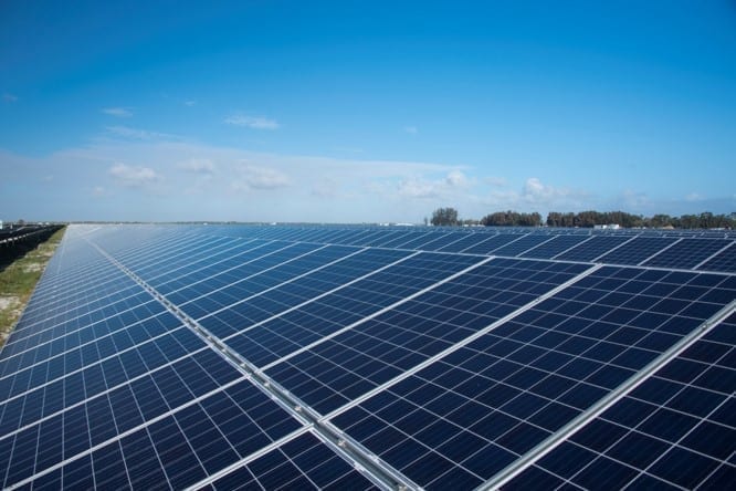 India Group Starts on $10 Billion Plan for Solar Power