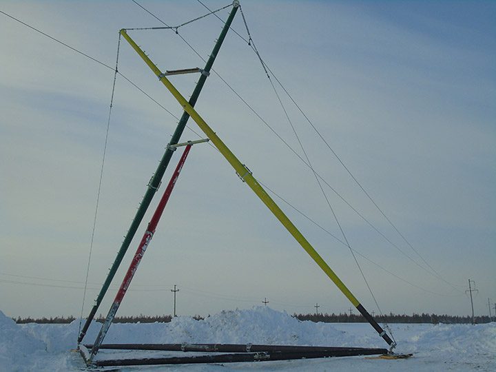 Quick-Mounted Lightweight Tower for Emergency Work on Power Lines