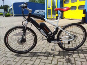 A_mountain_bike_styled_e-bike,_Cyclotricity_Stealth