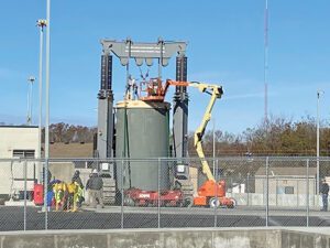 Fig3-Loading-cask-on-upper-ISFSI-pad-HDI