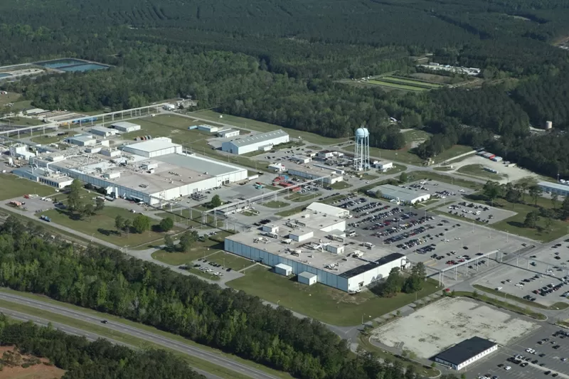 GE Hitachi’s Wilmington, North Carolina, fuel fabrication facility dedicated in 1969, is nestled on more than 1,500 acres. The Wilmington facility “has a highly skilled workforce that produces zircalloy components, uranium dioxide powder and pellets, and fuel assemblies for the boiling water reactor market,” the company says. Courtesy: GEH