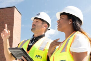 APS Solutions Experienced Workers sharing knowledge Image